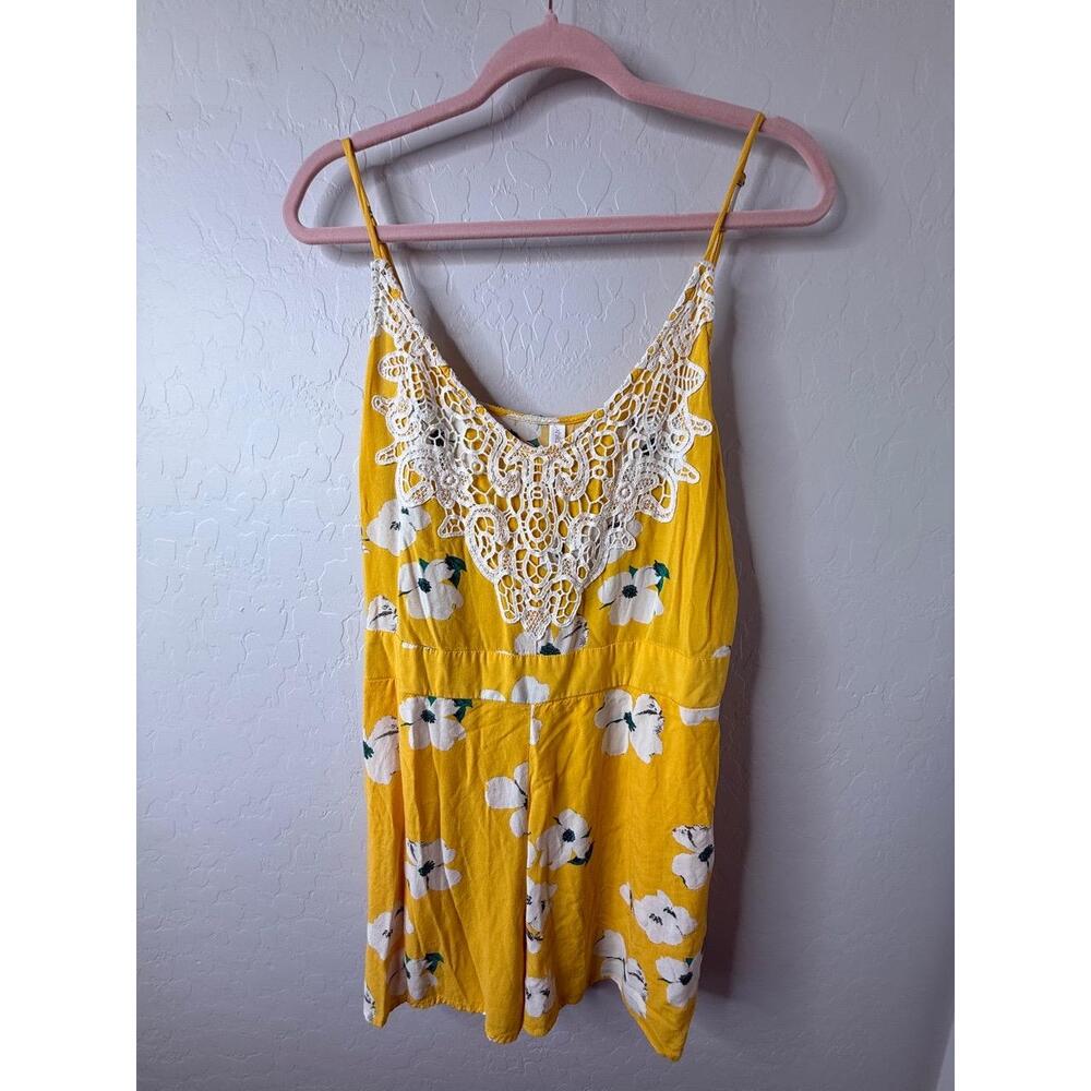 Xhilaration Romper Womens XL‎ Yellow Floral Spaghetti Strap Summer Casual